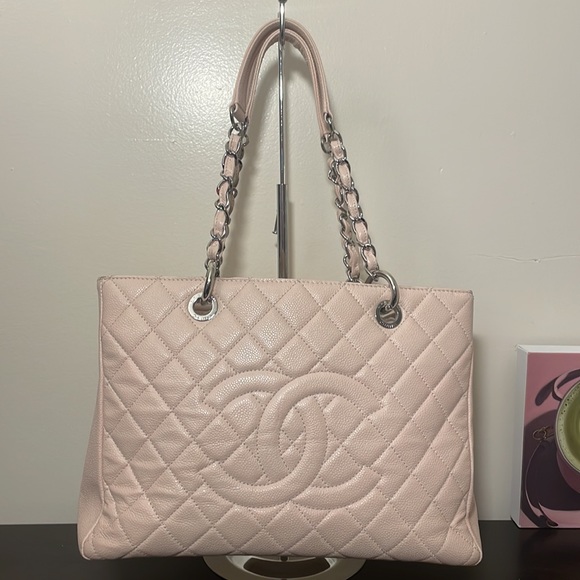Chanel Grand Shopping Tote! - Picture 4 of 16